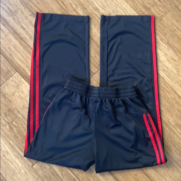 ☀️ 3/$36 or 2/$30 
ADIDAS Boys Black/Red Jogger Sweatpants sz Med - Picture 3 of 4